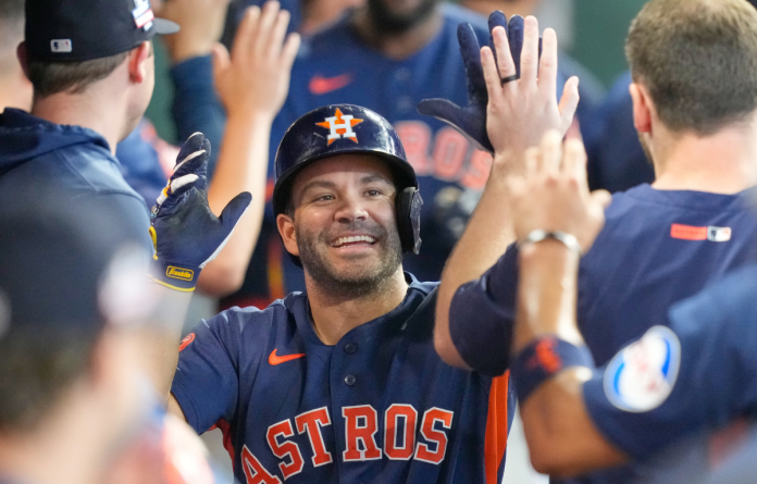 José Altuve jugará su décima postemporada en busca de historia